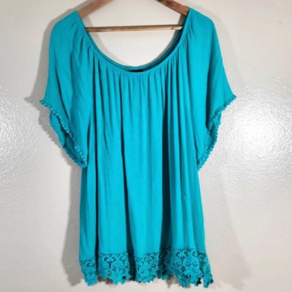 Sea Foam Green Lace Top